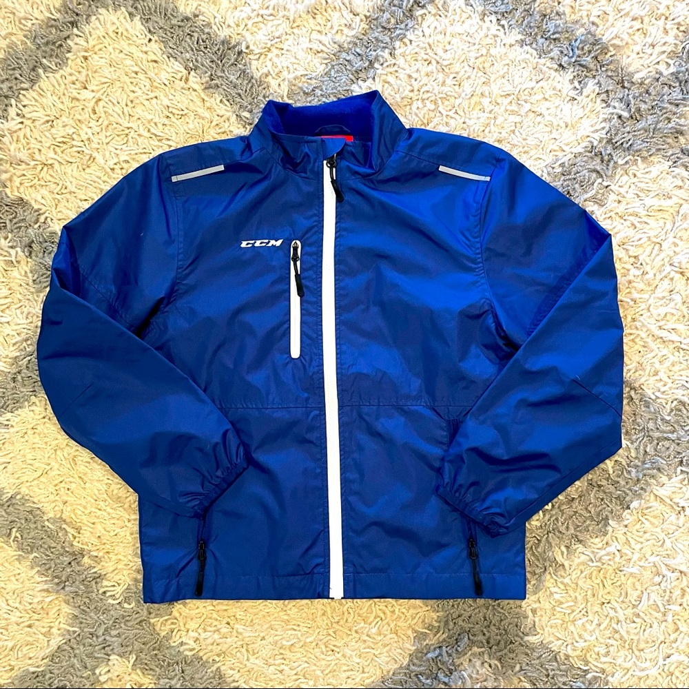 CCM hockey lightweight warm up jacket/shell. Youth Med.